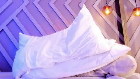 Emily online show from October 11, 12:10 pm