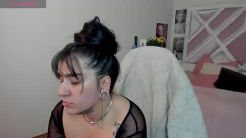 emilayton_ online show from September 25, 8:38 pm