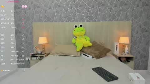 Snapshot of emili_lenus chatting on February 25, 11:21 am Emili Lenus online show from February 25, 11:21 am