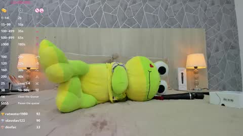 Snapshot of emili_lenus chatting on February 25, 5:30 pm Emili Lenus online show from February 25, 5:30 pm