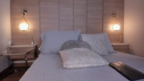 emilia_1040 online show from June 12, 1:32 pm