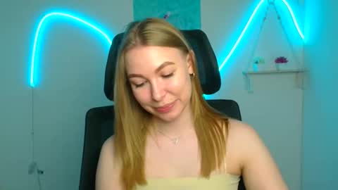 Emilia online show from May 7, 5:47 am