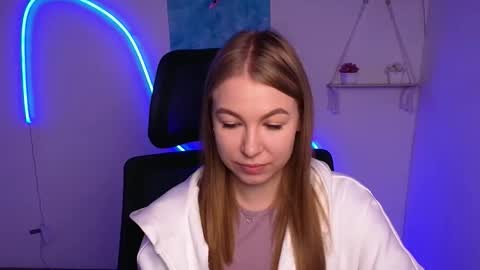 Emilia online show from November 4, 6:37 am