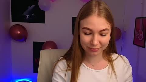 Snapshot of emilia_ilia chatting on February 25, 12:16 pm Emilia online show from February 25, 12:16 pm