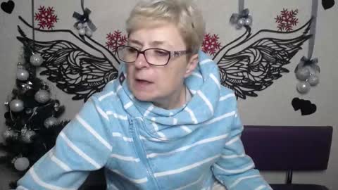 EmiliaGree online show from December 14, 8:04 pm