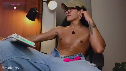 emilio_rivs online show from June 22, 2:17 am