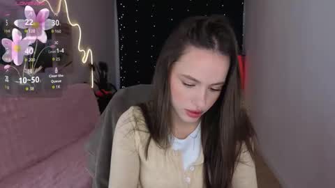 Emillias online show from November 4, 8:15 am