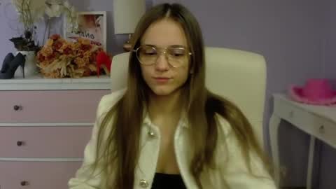 Emilly online show from February 14, 7:49 am