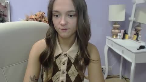 Emilly online show from December 4, 8:03 am