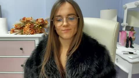 Emilly online show from April 11, 7:45 am