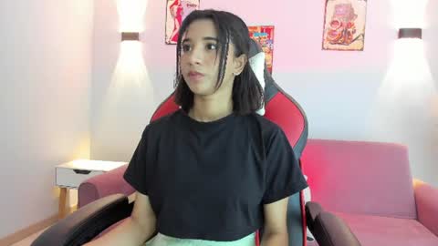 emily_bruss online show from June 29, 2:50 pm