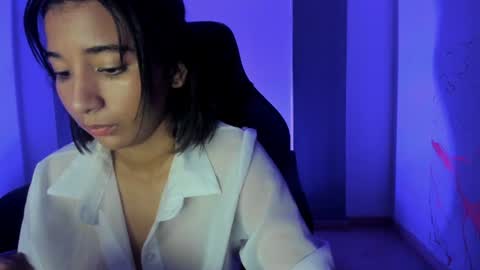 emily_bruss online show from June 20, 9:32 pm
