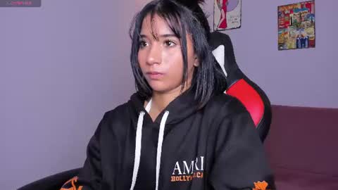 emily_bruss online show from July 20, 7:48 pm