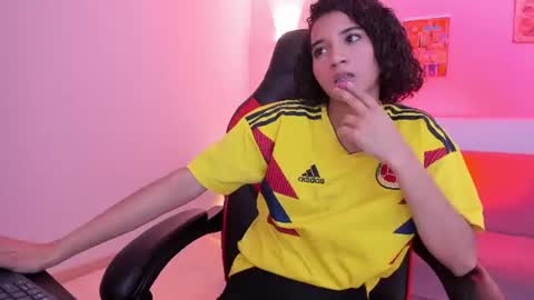 emily_bruss online show from July 3, 7:51 pm