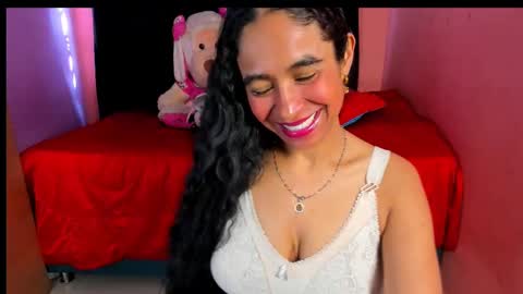 emily_bunny7 online show from September 19, 9:29 pm