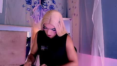 emily_castillo1_ online show from May 10, 6:09 am