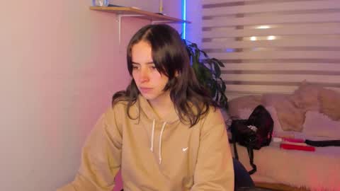 emily_lindey online show from October 15, 2:59 am