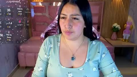 Snapshot of emily_mills_s chatting on October 14, 8:12 pm Emily online show from October 14, 8:12 pm