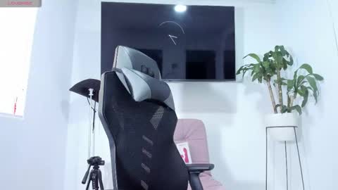 emily_palmeer online show from November 4, 1:34 pm