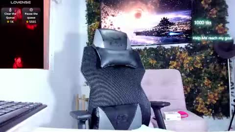 emily_palmeer online show from July 8, 10:51 am