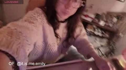 emily_pearl_ online show from August 6, 11:08 am