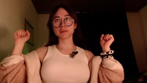 emily_pearl_ online show from December 7, 11:29 pm