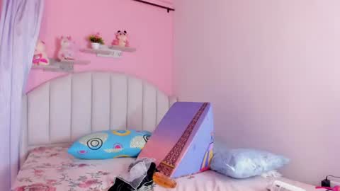Emily online show from July 18, 8:27 am
