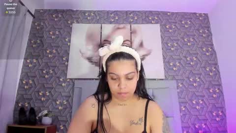 Emily online show from December 3, 3:18 am