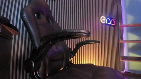 Emily  online show from March 1, 3:38 pm