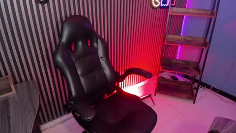 Emily  online show from March 7, 11:38 pm