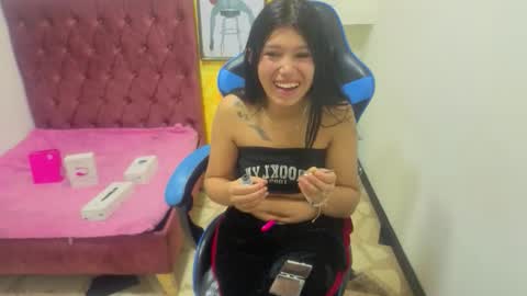       online show from November 9, 1:03 pm