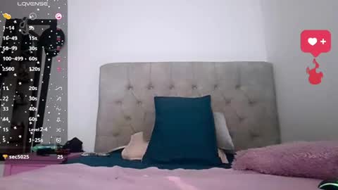 emily_rosse9 online show from November 5, 11:51 pm