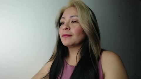 Snapshot of emily_sexy69 chatting on February 27, 5:51 am Emily online show from February 27, 5:51 am