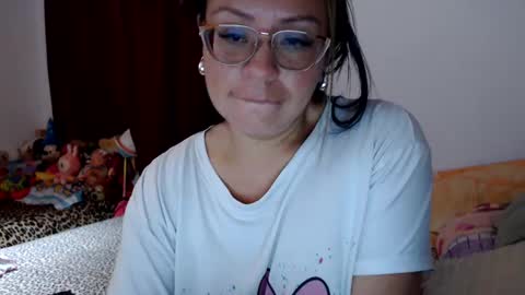 Snapshot of emily_sexy69 chatting on September 26, 1:46 am Emily online show from September 26, 1:46 am