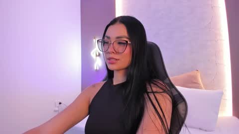 emily_tolson online show from March 18, 7:53 pm