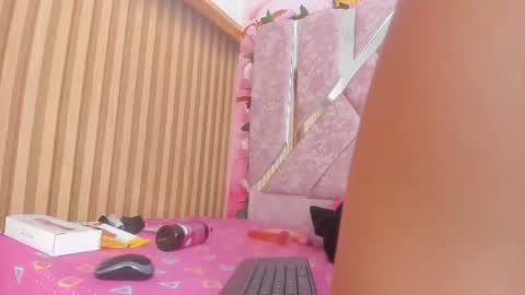 emily_velvet_ online show from June 23, 6:47 pm