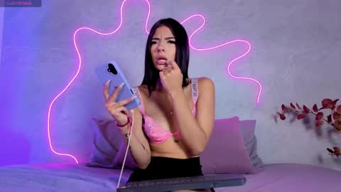 Emily online show from June 9, 8:52 pm