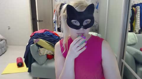 Emily online show from April 15, 8:20 pm