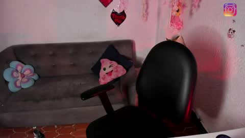 Emily online show from April 2, 5:48 am