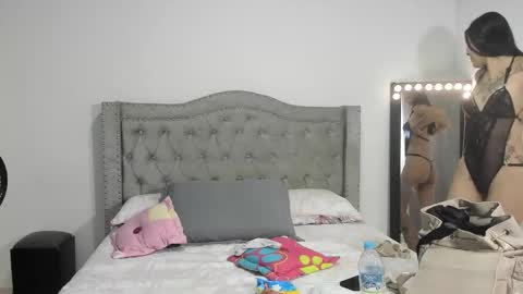 Camila online show from November 12, 6:10 pm