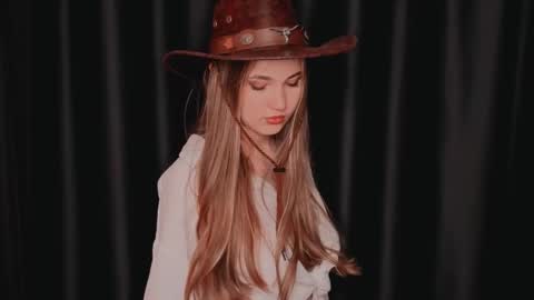 Emily online show from January 10, 5:18 pm