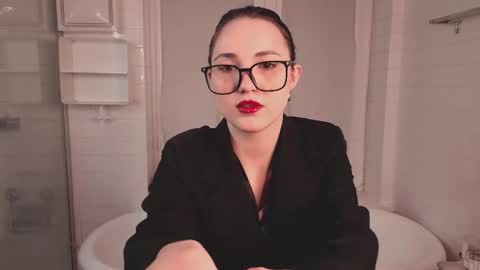 Emily online show from November 24, 6:50 pm