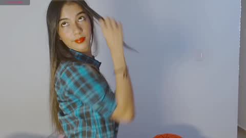 Snapshot of emilygaviria chatting on February 2, 8:19 pm EMILY GAVIRIA online show from February 2, 8:19 pm