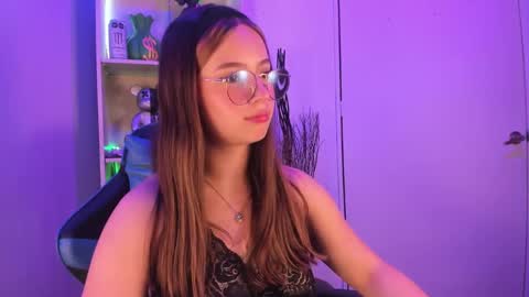 VALEEEN online show from March 11, 4:07 pm