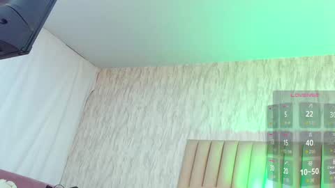 Snapshot of emilyparker__ chatting on October 4, 6:49 pm My IG - EmilyParker   online show from October 4, 6:49 pm