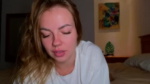 Emily Robbie online show from May 31, 12:04 pm