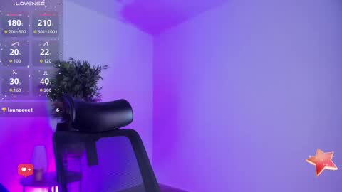 E M I L Y online show from September 25, 5:42 pm