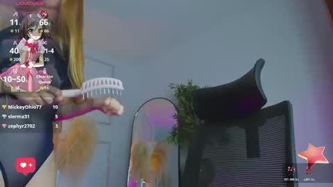 E M I L Y online show from November 7, 6:32 pm