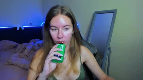 Emily online show from November 18, 8:06 am