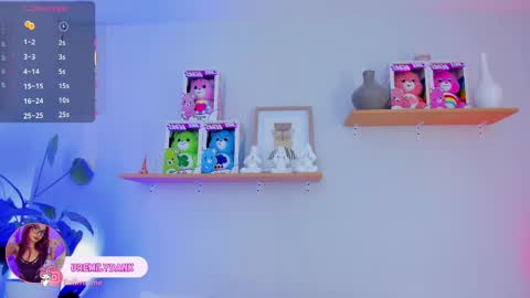 Snapshot of emilyy_bank chatting on September 30, 7:57 pm Emily Bank online show from September 30, 7:57 pm